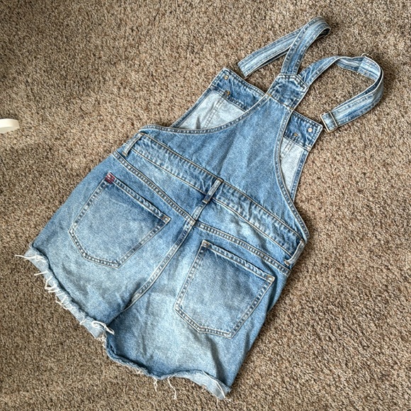 BDG Urban Outfitters Light Wash Denim Short Overalls L (8-10?) - Picture 10 of 16